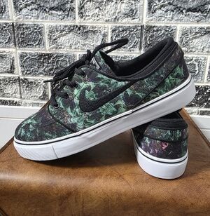 Nike Stefan Janoski Women's Green Floral Sneakers Size 8.5